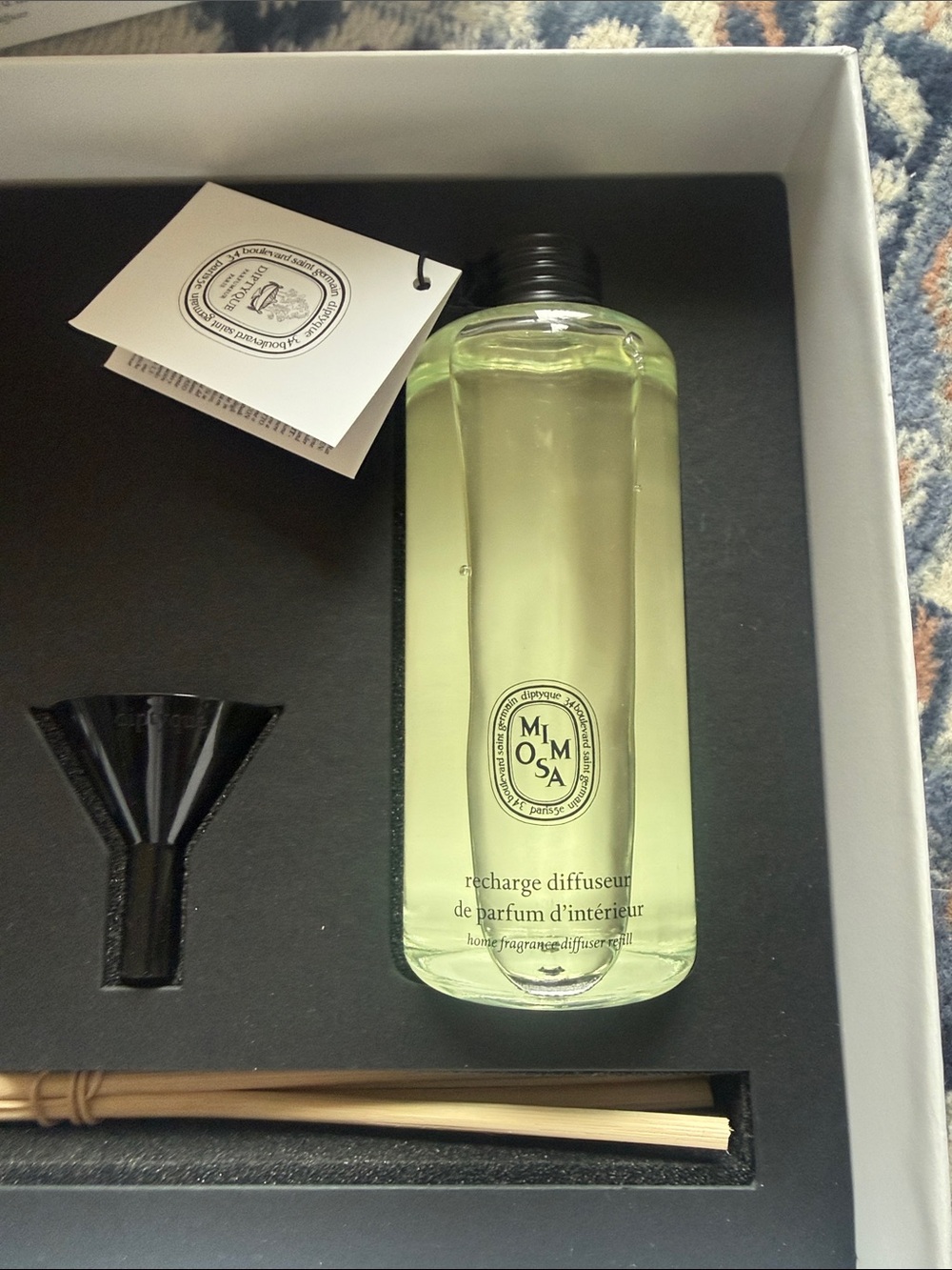diptyque White and Black Mimosa Fragrance Box - Picture 4 of 5